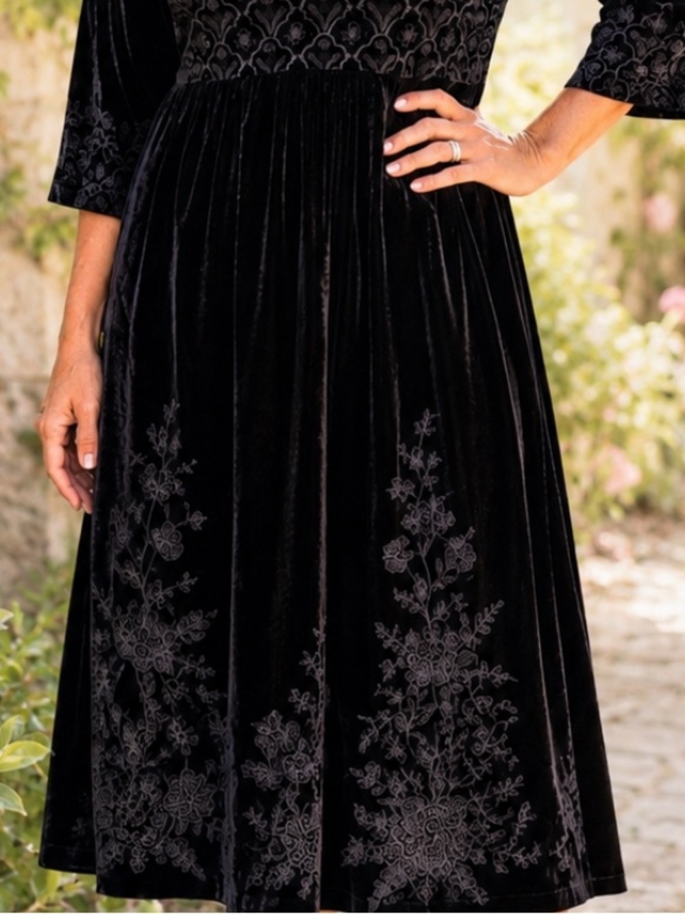 Johnny Was Parnell heavily embroidered velvet dress NWT RARE - Picture 13 of 13